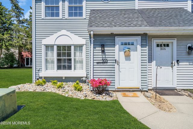 305 Beach Plum Court, Tuckerton, NJ 08087