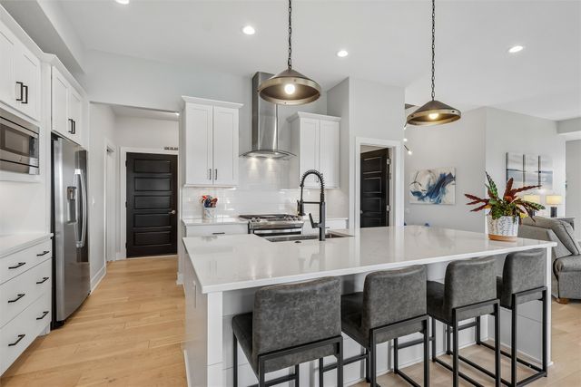 14601 Sutton Drive, Urbandale, IA 50323