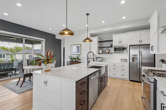 14601 Sutton Drive, Urbandale, IA 50323