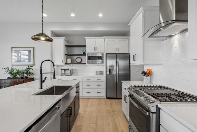 14601 Sutton Drive, Urbandale, IA 50323