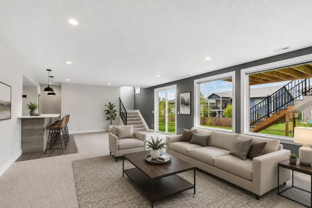14601 Sutton Drive, Urbandale, IA 50323