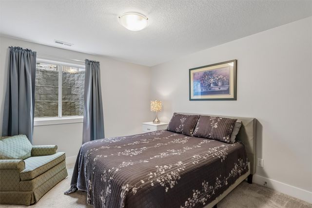 14601 Sutton Drive, Urbandale, IA 50323