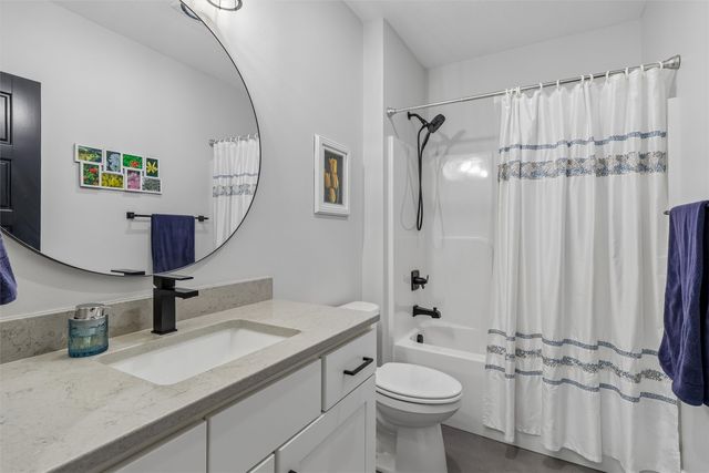 14601 Sutton Drive, Urbandale, IA 50323