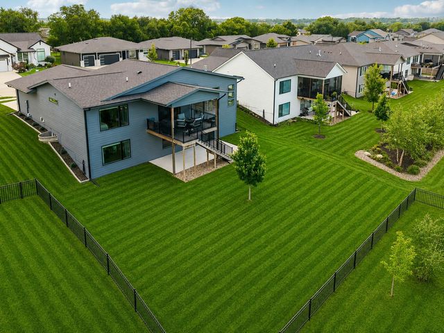 14601 Sutton Drive, Urbandale, IA 50323