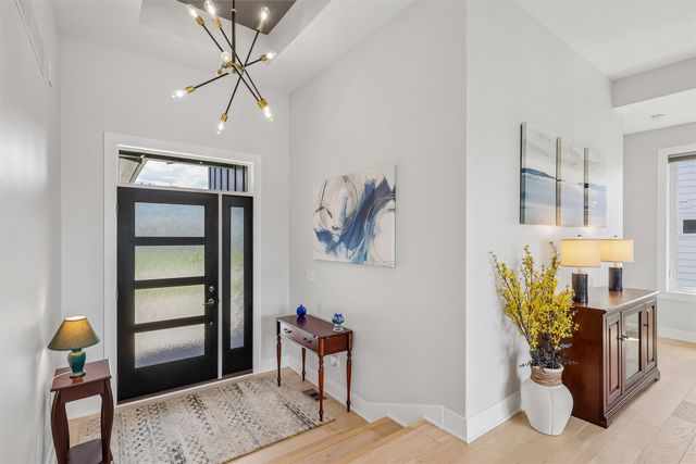 14601 Sutton Drive, Urbandale, IA 50323