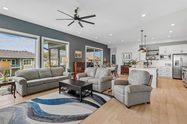 14601 Sutton Drive, Urbandale, IA 50323