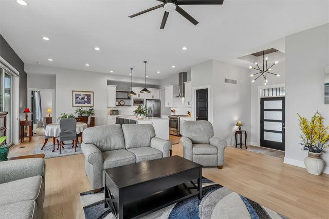 14601 Sutton Drive, Urbandale, IA 50323