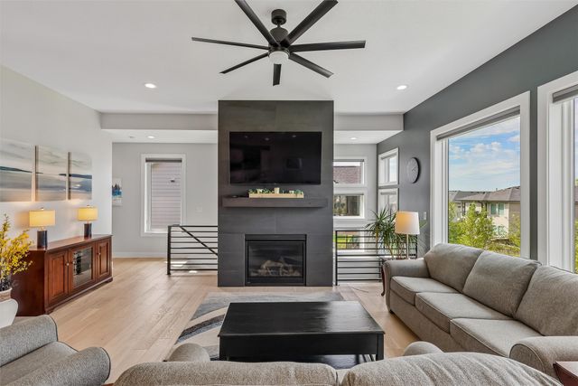 14601 Sutton Drive, Urbandale, IA 50323