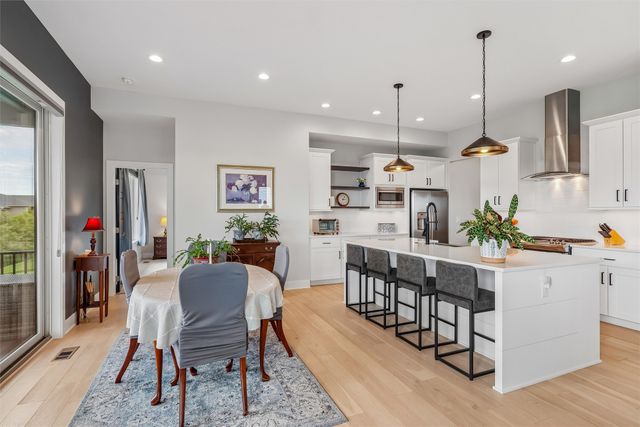 14601 Sutton Drive, Urbandale, IA 50323