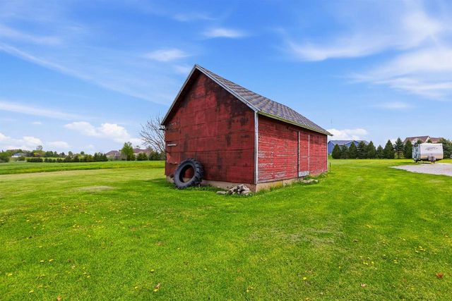W7892 County W Road, Beaver Dam, WI 53916