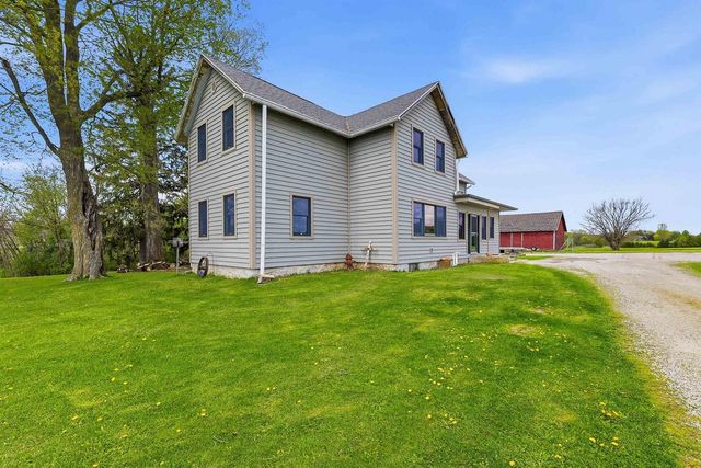 W7892 County W Road, Beaver Dam, WI 53916