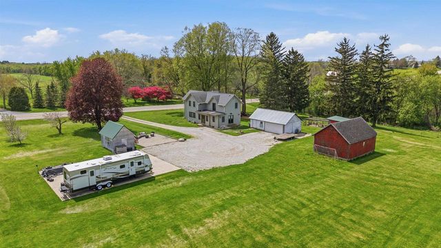 W7892 County W Road, Beaver Dam, WI 53916