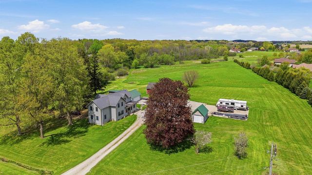 W7892 County W Road, Beaver Dam, WI 53916