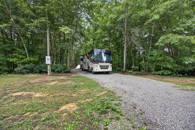 55214 Maynard Ridge Ln, Crawford, TN 38554