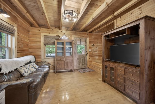 55214 Maynard Ridge Ln, Crawford, TN 38554