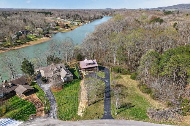 142 Rayahs Way, Quebeck, TN 38579