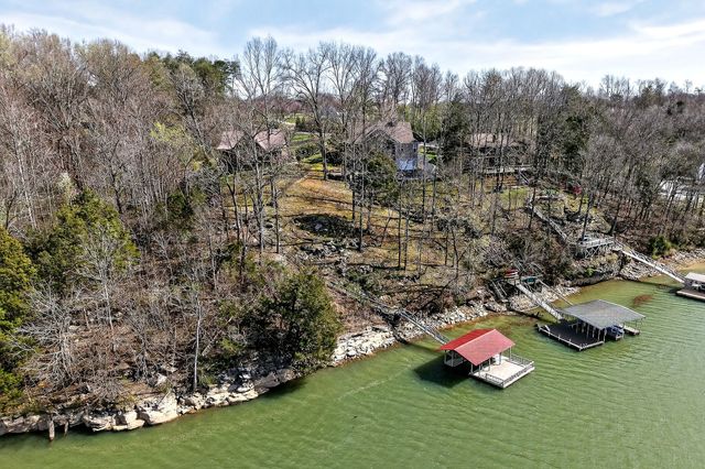 142 Rayahs Way, Quebeck, TN 38579