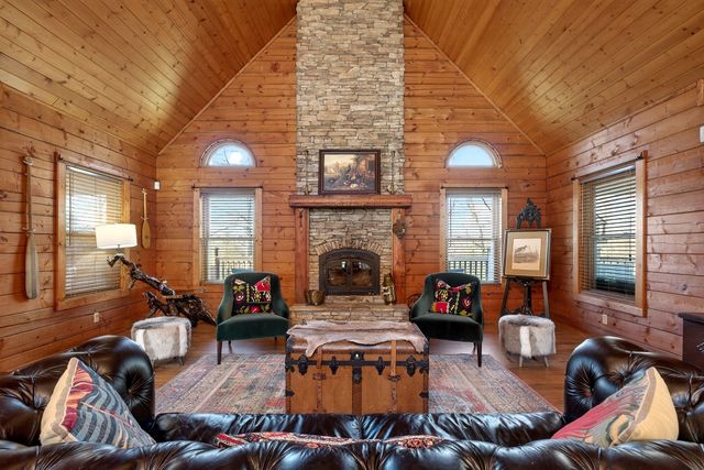 142 Rayahs Way, Quebeck, TN 38579