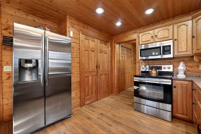 142 Rayahs Way, Quebeck, TN 38579