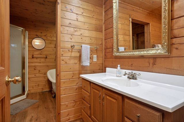 142 Rayahs Way, Quebeck, TN 38579