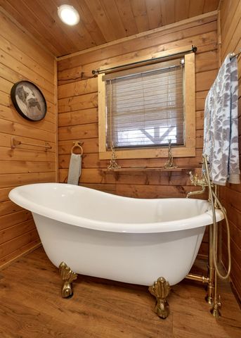 142 Rayahs Way, Quebeck, TN 38579