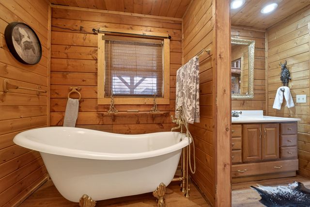 142 Rayahs Way, Quebeck, TN 38579