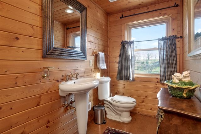 142 Rayahs Way, Quebeck, TN 38579