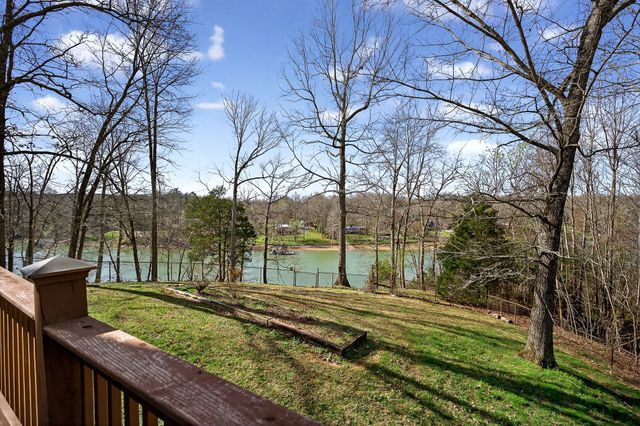 142 Rayahs Way, Quebeck, TN 38579