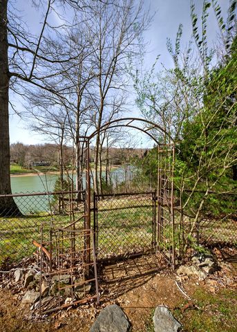 142 Rayahs Way, Quebeck, TN 38579