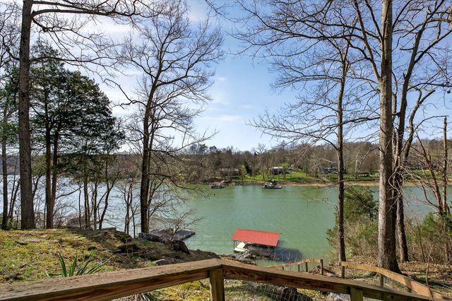 142 Rayahs Way, Quebeck, TN 38579