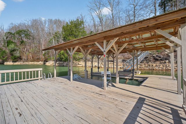 142 Rayahs Way, Quebeck, TN 38579