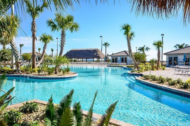 700 WHISTLING STRAITS BOULEVARD, Davenport, FL 33896