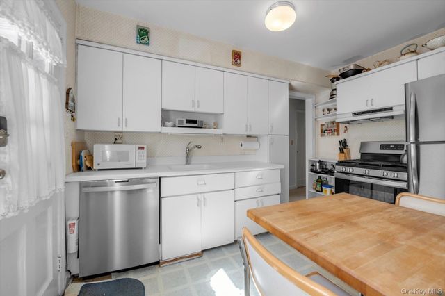 67 Maple Drive, New Hyde Park, NY 11040