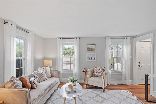 193 Saint Mary St, Needham, MA 02494