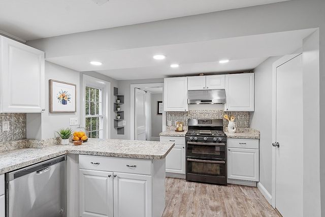 193 Saint Mary St, Needham, MA 02494