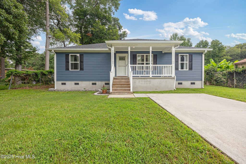 175 Wedgewood Drive, Moyock, NC 27958