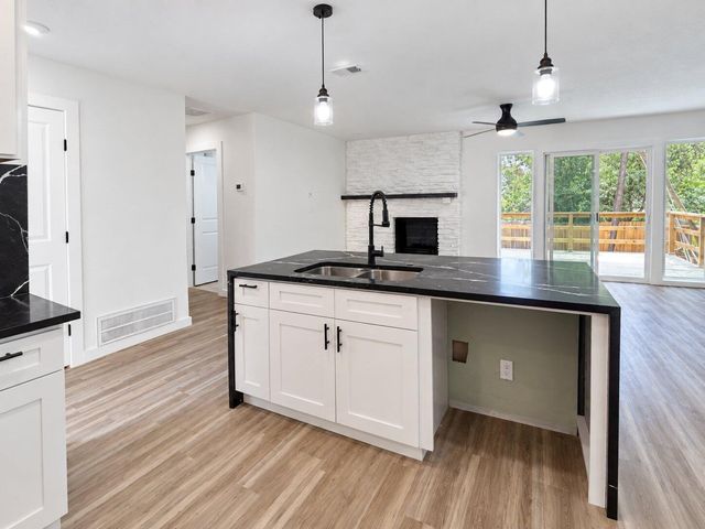 6907 Tulane DR, Austin, TX 78723