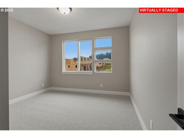 16132 SERRES FARMS Way, Oregon City, OR 97045