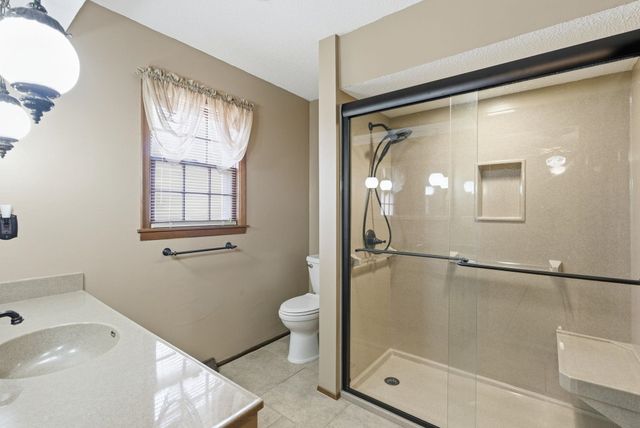 8220 E Brentmoor St, Wichita, KS 67206