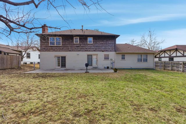 8220 E Brentmoor St, Wichita, KS 67206