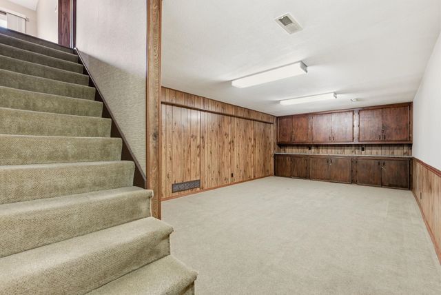 8220 E Brentmoor St, Wichita, KS 67206