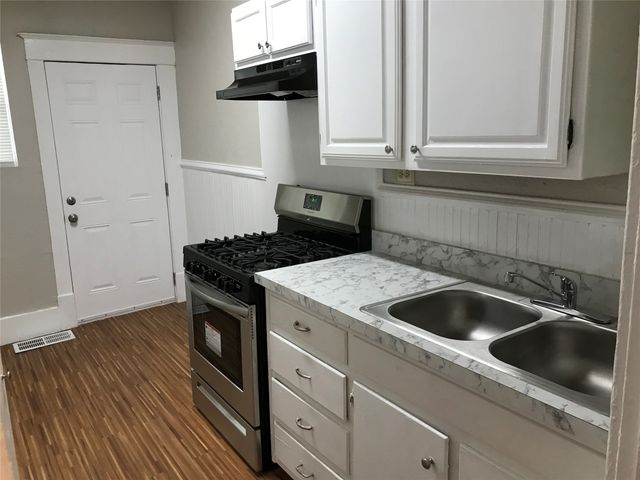 1118 N Zang Boulevard 101, Dallas, TX 75203