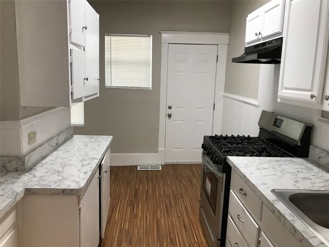 1118 N Zang Boulevard 101, Dallas, TX 75203