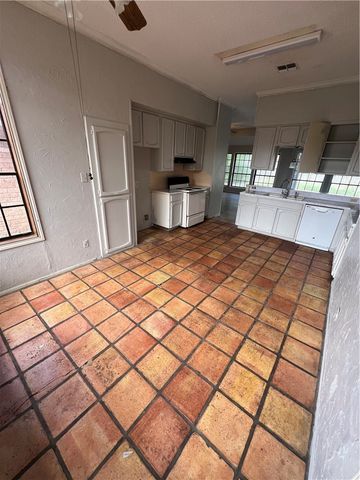 7309 Ridge Creek Dr, Corpus Christi, TX 78413