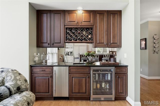 121 Ballas Court, Town And Country, MO 63131
