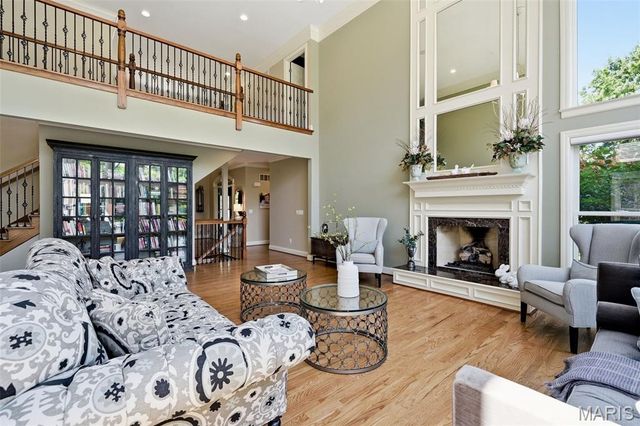 121 Ballas Court, Town And Country, MO 63131
