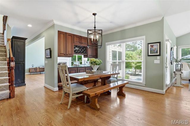 121 Ballas Court, Town And Country, MO 63131