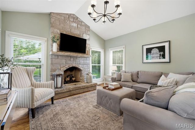 121 Ballas Court, Town And Country, MO 63131