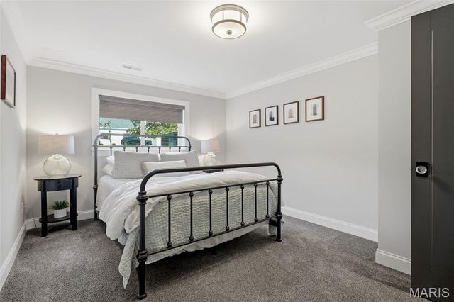 121 Ballas Court, Town And Country, MO 63131