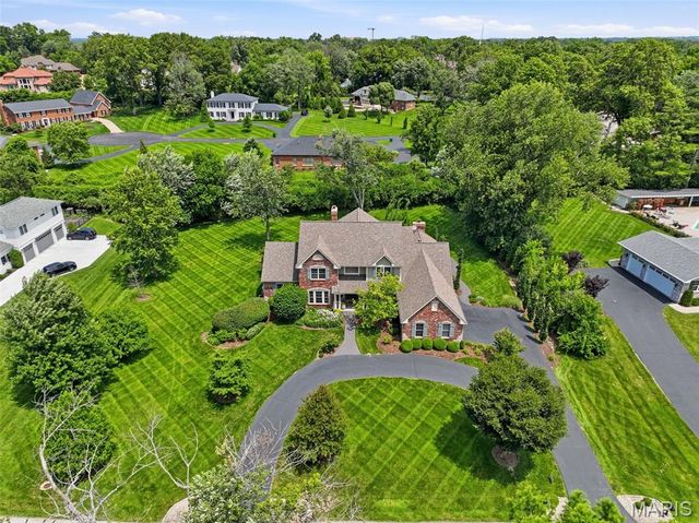 121 Ballas Court, Town And Country, MO 63131